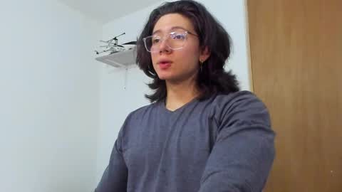 Snapshot of angelbennet_ chatting on February 19, 2025, 2:55 am Angel Bennet online show from February 19, 2025, 2:55 am