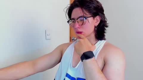 Angel Bennet online show from November 16, 2025, 6:13 pm