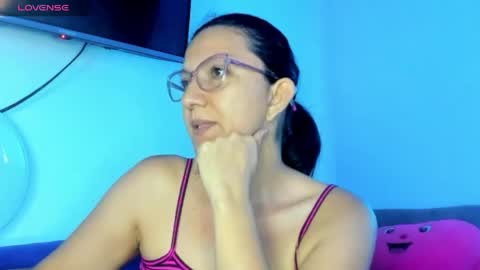 Snapshot of angelblue972344 chatting on April 20, 2026, 12:52 pm angel online show from April 20, 2026, 12:52 pm
