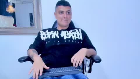 Snapshot of angelblue__ chatting on June 24, 2026, 10:20 pm angelblue online show from June 24, 2026, 10:20 pm