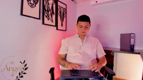 Snapshot of angelblue__ chatting on July 20, 2026, 7:49 pm angelblue online show from July 20, 2026, 7:49 pm