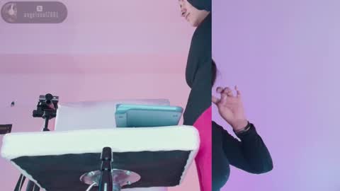 angel online show from November 16, 2025, 8:20 am