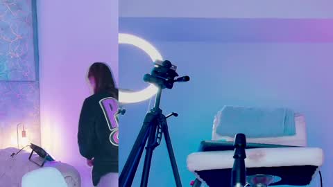 angel online show from April 4, 2026, 1:37 am