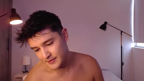 Snapshot of angelcossio chatting on October 31, 2025, 7:04 pm Angel online show from October 31, 2025, 7:04 pm