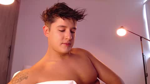 Snapshot of angelcossio chatting on November 26, 2025, 6:53 pm Angel online show from November 26, 2025, 6:53 pm