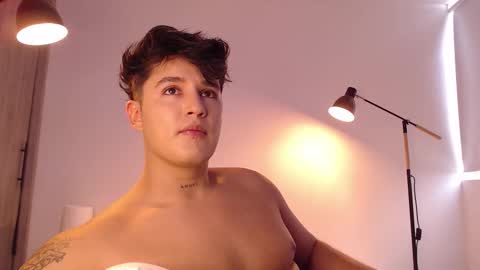 Snapshot of angelcossio chatting on December 18, 2025, 6:58 pm Angel online show from December 18, 2025, 6:58 pm