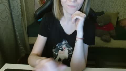 AngelCute32 online show from October 31, 2025, 2:40 pm