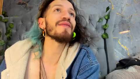 angeldamianart online show from November 23, 2025, 2:06 pm