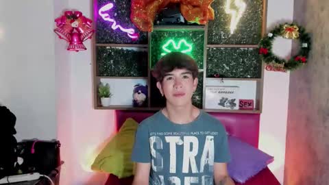 Snapshot of angeldust_19 chatting on December 5, 2025, 3:37 am Angel dust online show from December 5, 2025, 3:37 am