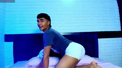 AngelduzZzt online show from October 11, 2025, 12:15 pm