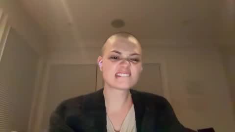 Snapshot of angeleleven11 chatting on January 17, 2025, 7:41 am angeleleven11 online show from January 17, 2025, 7:41 am