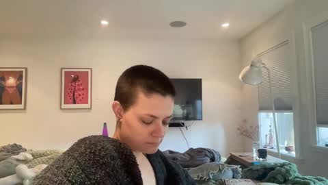 Snapshot of angeleleven11 chatting on February 18, 2025, 8:36 pm angeleleven11 online show from February 18, 2025, 8:36 pm