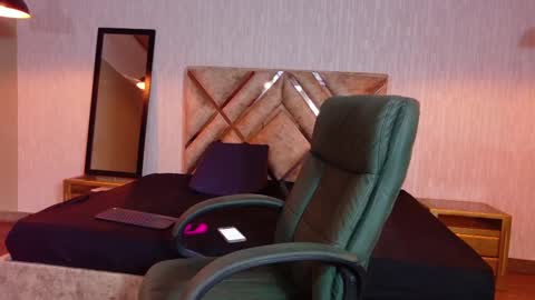 angel online show from September 29, 2025, 1:16 pm