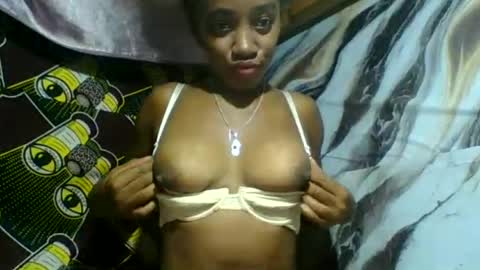 Snapshot of angelettee chatting on June 18, 2026, 6:01 pm Angelettee online show from June 18, 2026, 6:01 pm