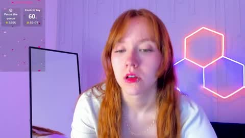 Angela online show from May 11, 2026, 1:22 am
