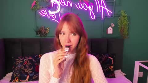 Angela online show from May 23, 2026, 1:33 am