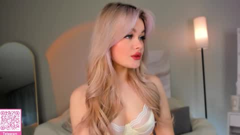 Snapshot of angelic_pricess chatting on February 13, 2026, 1:12 am Emma online show from February 13, 2026, 1:12 am