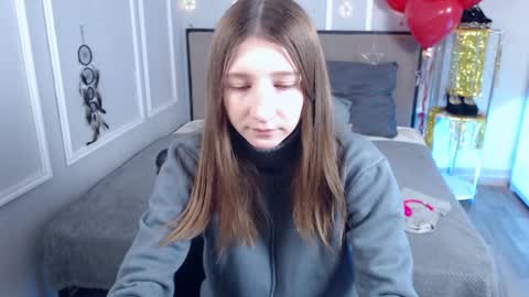 Snapshot of angelica_mrrr chatting on February 14, 2025, 6:12 am Angelica online show from February 14, 2025, 6:12 am