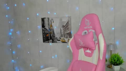 Snapshot of angelica_rayan chatting on October 7, 2025, 1:14 am angelica_rayan online show from October 7, 2025, 1:14 am