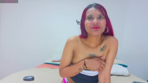 Snapshot of angelica_rojas23 chatting on November 7, 2025, 8:42 pm Angelica online show from November 7, 2025, 8:42 pm