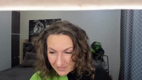 Snapshot of angelicacream chatting on February 4, 2026, 7:14 am AngelicaCream online show from February 4, 2026, 7:14 am