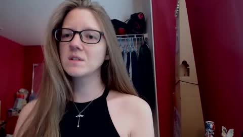 Snapshot of angelicangel3 chatting on February 18, 2025, 6:04 pm AngelicAngel online show from February 18, 2025, 6:04 pm