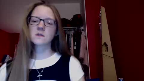 Snapshot of angelicangel3 chatting on October 18, 2025, 5:43 am AngelicAngel online show from October 18, 2025, 5:43 am