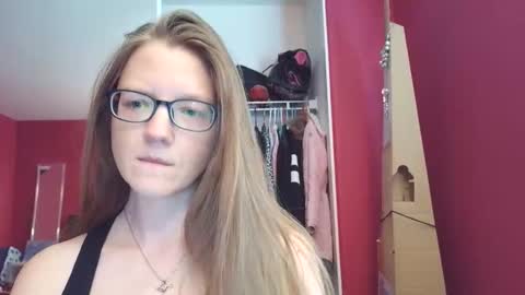 Snapshot of angelicangel3 chatting on December 19, 2025, 5:42 pm AngelicAngel online show from December 19, 2025, 5:42 pm