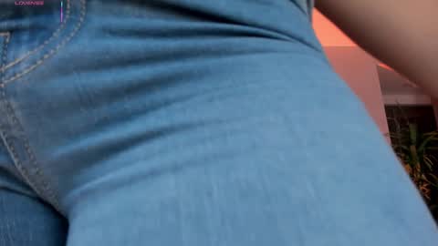 Snapshot of angelicavega_ chatting on February 7, 2026, 8:45 pm Angelica Vega online show from February 7, 2026, 8:45 pm