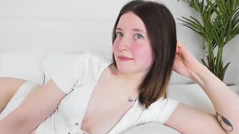 Snapshot of angelicmoon chatting on February 26, 2025, 6:15 am Angelic online show from February 26, 2025, 6:15 am
