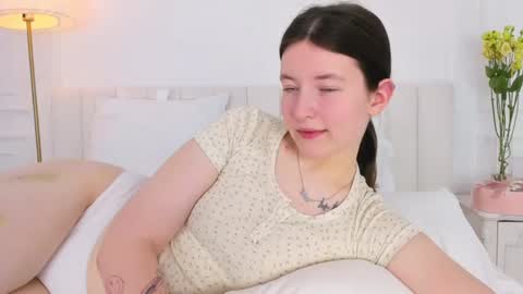Snapshot of angelicmoon chatting on March 8, 2025, 5:59 am Angelic online show from March 8, 2025, 5:59 am
