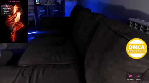 Snapshot of angelikaone chatting on December 17, 2025, 9:43 pm Angelika online show from December 17, 2025, 9:43 pm