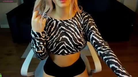 Angelina online show from April 17, 2026, 1:19 am