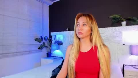 angelina_hilton online show from July 6, 2026, 1:08 pm