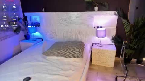 angelina_hilton online show from July 7, 2026, 11:36 am