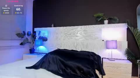 angelina_hilton online show from July 13, 2026, 11:35 am