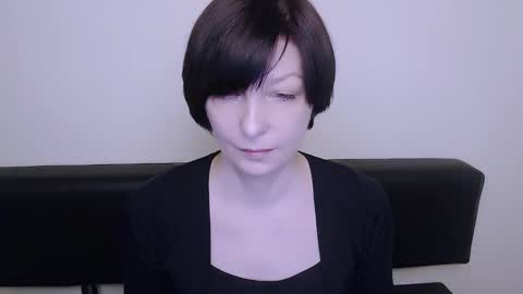 Snapshot of angelinalov_ chatting on January 17, 2025, 8:13 am Angelina online show from January 17, 2025, 8:13 am