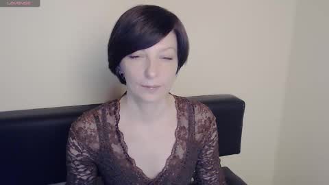 Snapshot of angelinalov_ chatting on January 24, 2025, 8:13 am Angelina online show from January 24, 2025, 8:13 am