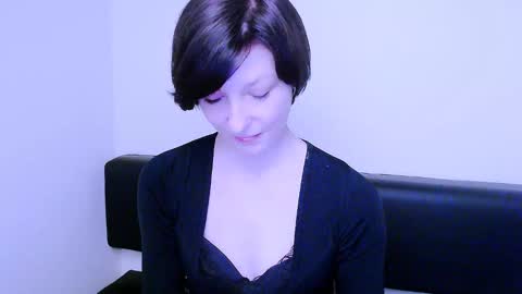 Snapshot of angelinalov_ chatting on January 29, 2025, 10:48 am Angelina online show from January 29, 2025, 10:48 am