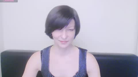 Snapshot of angelinalov_ chatting on February 4, 2025, 10:54 am Angelina online show from February 4, 2025, 10:54 am