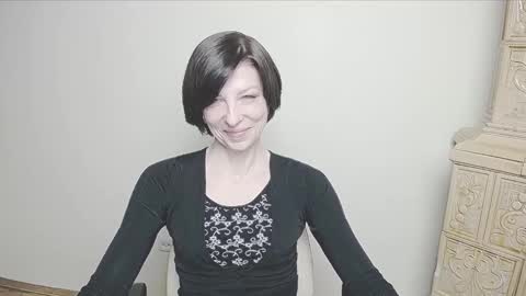 Snapshot of angelinalov_ chatting on March 4, 2025, 7:41 am Angelina online show from March 4, 2025, 7:41 am