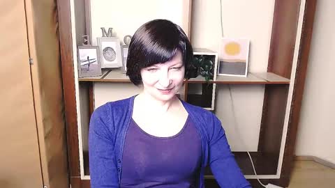 Snapshot of angelinalov_ chatting on April 17, 2026, 1:25 pm Angelina online show from April 17, 2026, 1:25 pm
