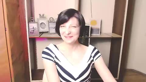 Snapshot of angelinalov_ chatting on April 23, 2026, 12:29 pm Angelina online show from April 23, 2026, 12:29 pm