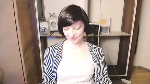 Snapshot of angelinalov_ chatting on April 27, 2026, 8:34 am Angelina online show from April 27, 2026, 8:34 am