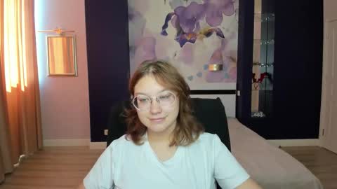 Snapshot of angelinalow chatting on September 27, 2025, 11:26 am AngelinaLow online show from September 27, 2025, 11:26 am