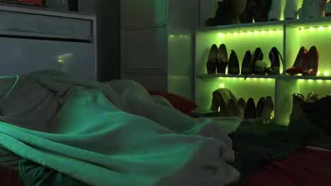 Angel online show from October 18, 2025, 9:26 pm