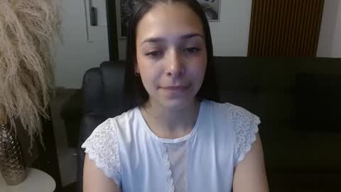 Snapshot of angeline_davies chatting on February 21, 2025, 12:28 pm angeline_davies online show from February 21, 2025, 12:28 pm