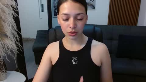 Snapshot of angeline_davies chatting on February 26, 2025, 12:14 pm angeline_davies online show from February 26, 2025, 12:14 pm