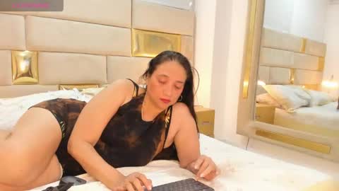 angeline_sttone online show from April 12, 2026, 2:05 am