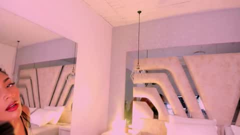 Angeline Heet online show from November 11, 2025, 3:50 am